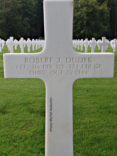 Tombe 1Lt Robert J Dudek