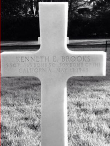 Tombe S/Sgt Kenneth E Brooks