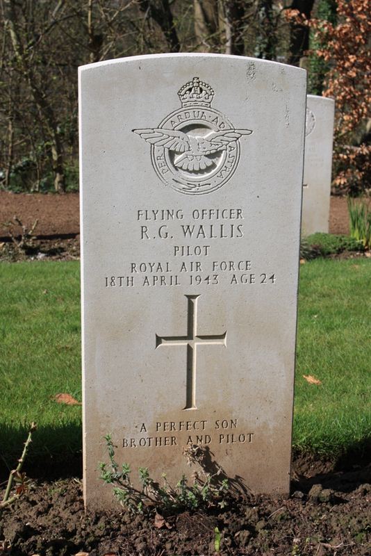 F/O Wallis