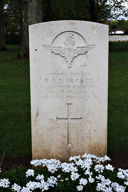 Tombe Pvt Francis