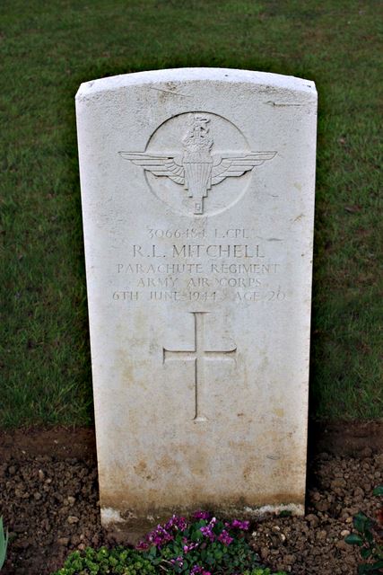 Tombe L/Cpl Mitchell