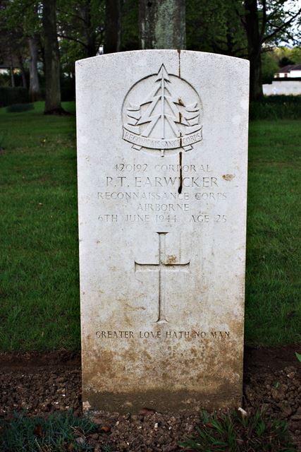 Tombe Cpl Earwicker