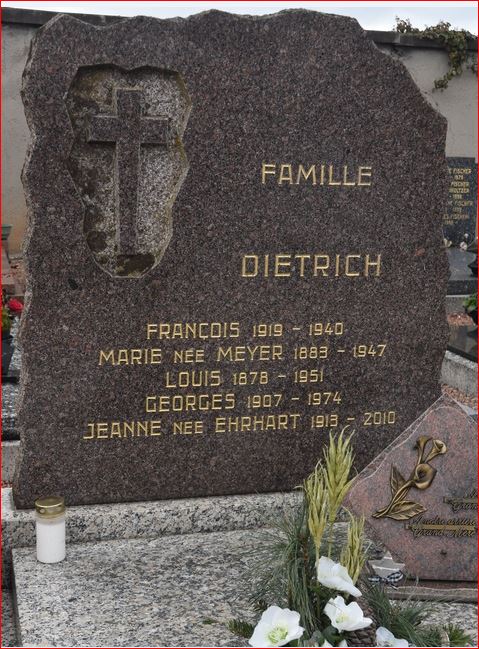 Tombe Sgt Emile Fran�ois Dietrich