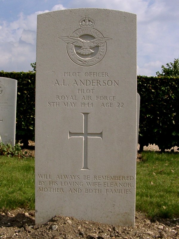 Tombe P/O Anderson - Photo J-L Maillet