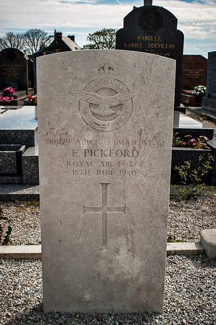 Tombe AC1 Pickford