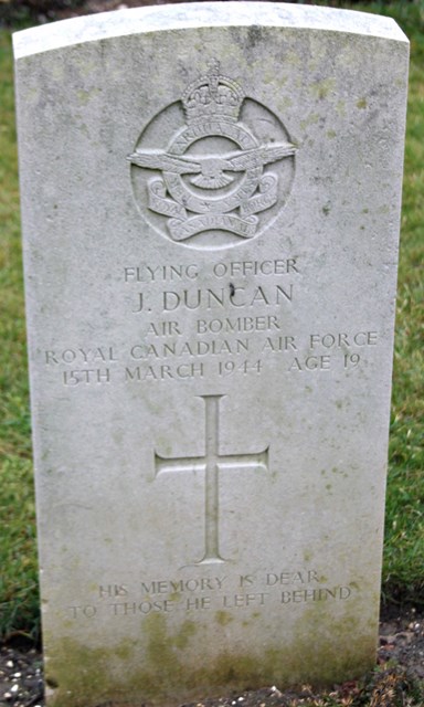Tombe F/O Duncan
