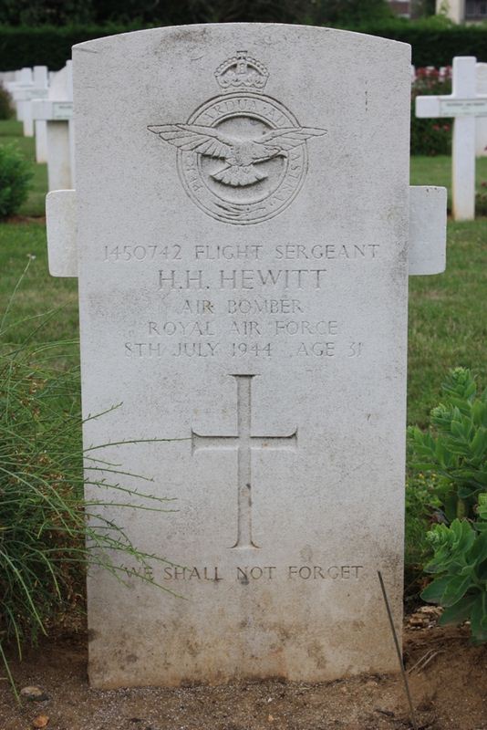 Tombe F/Sgt Hewitt