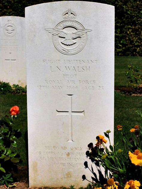 Tombe F/Lt Walsh