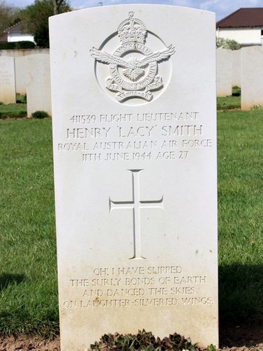 Tombe F/Lt Smith
