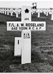 Tombe du F/Lt Arnold Walter Roseland