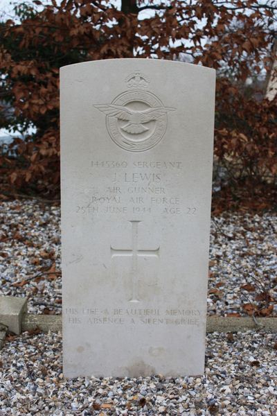 Tombe Sgt Lewis