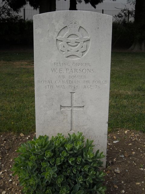 Tombe F/O Parsons
