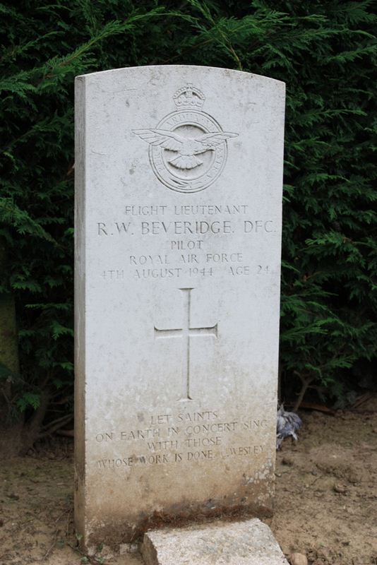 Tombe F/Lt Beveridge