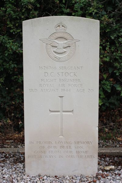 Tombe Sgt Stock - Photo Rgis Biaux