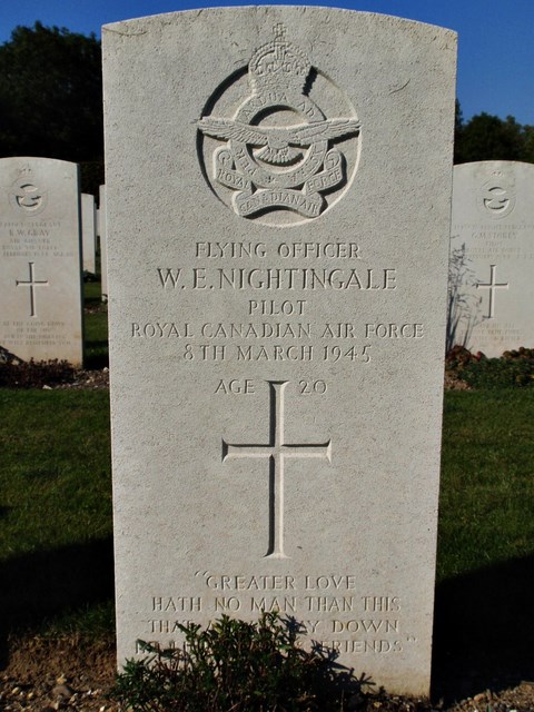 Tombe F/O Nightingale