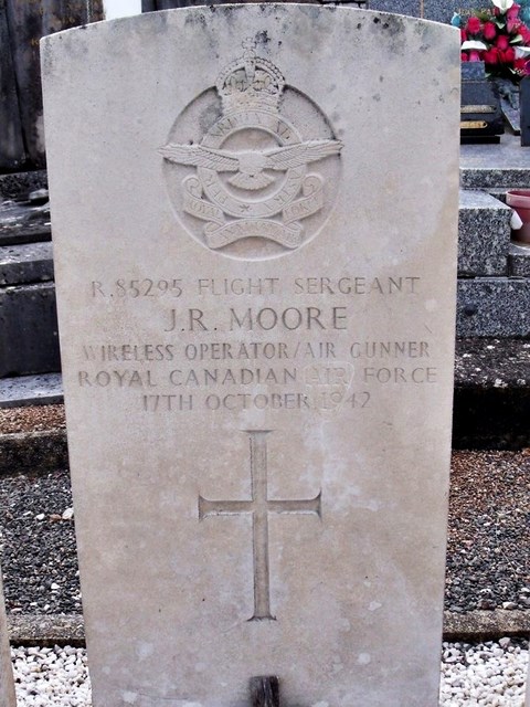 Tombe F/Sgt Moore