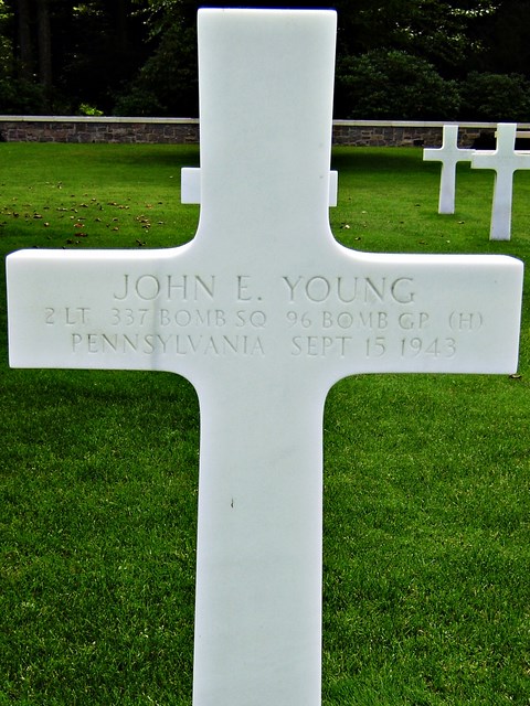 Tombe 2Lt Young