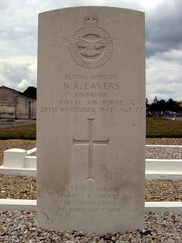 Tombe Norman Adin Lavers