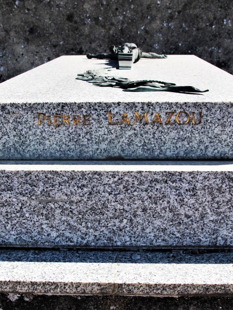 Tombe Sgt/C Lamazou - Concession 19