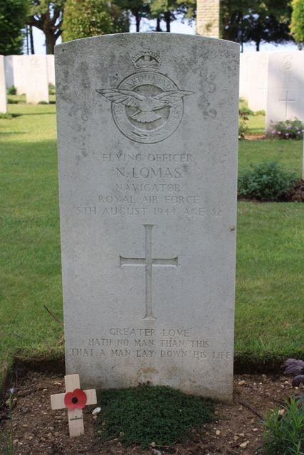 Tombe F/O Lomas