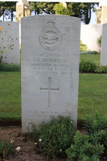 Tombe F/Lt Morrison