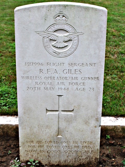Tombe F/Sgt Giles