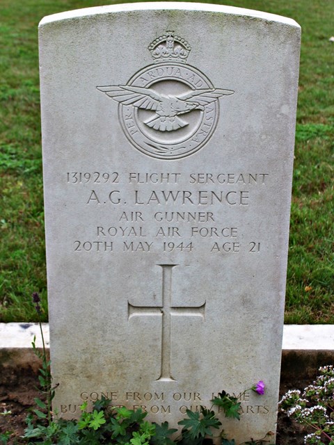 Tombe F/Sgt Lawrence