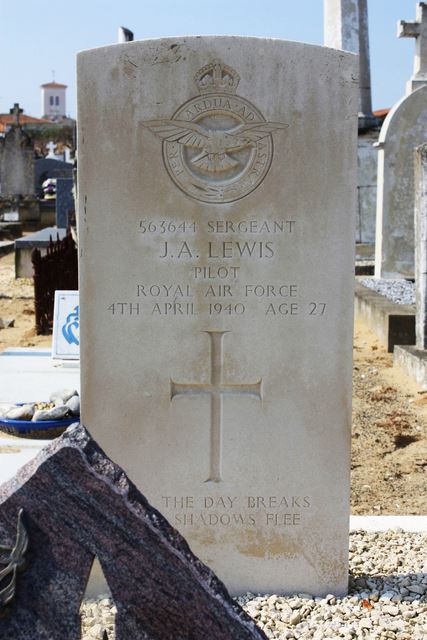 Tombe Sgt Lewis