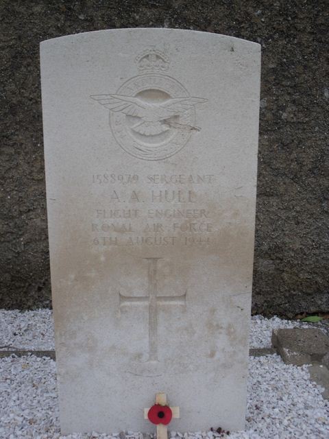Tombe Sgt Hull