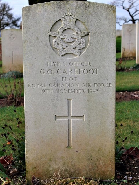 Tombe F/O Carefoot