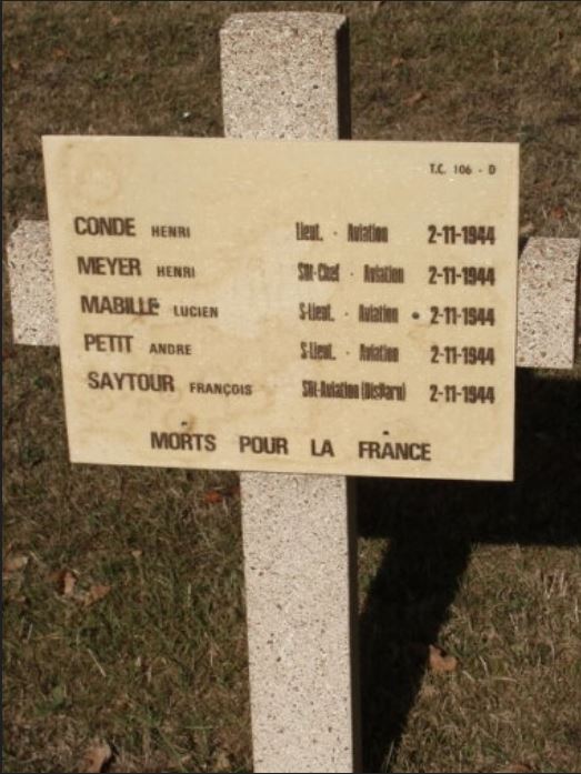 Tombe Halifax LW443