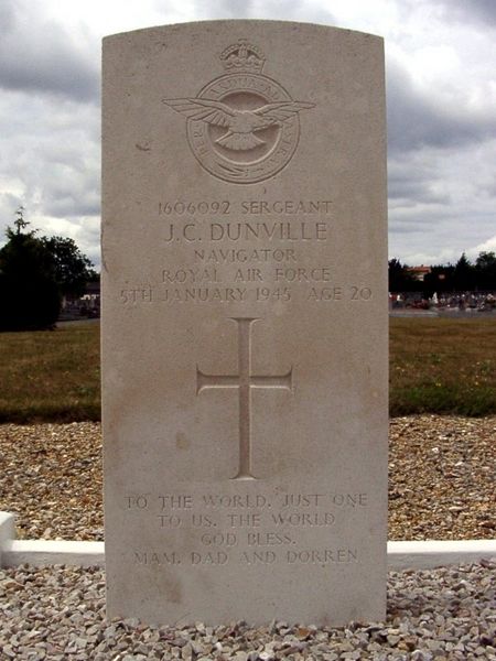 Tombe Sgt Dunville - Photo Jean-Luc Maillet