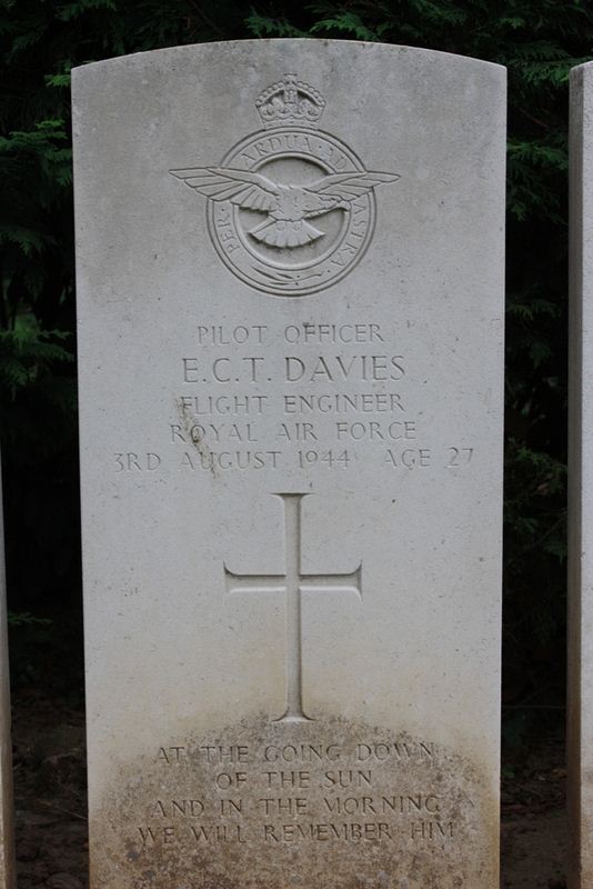 Tombe P/O Davies