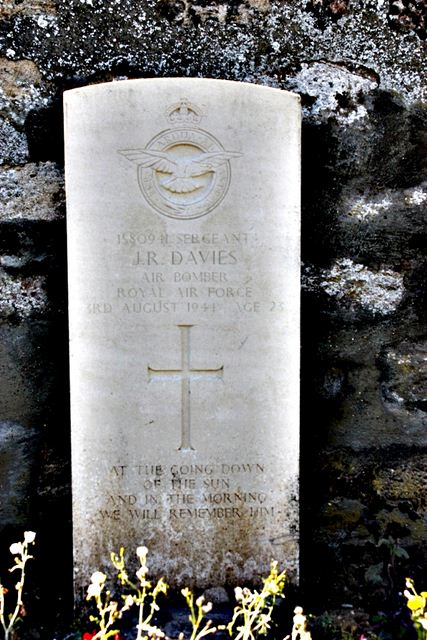 Tombe Sgt Davies
