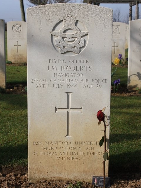 Tombe F/O Roberts