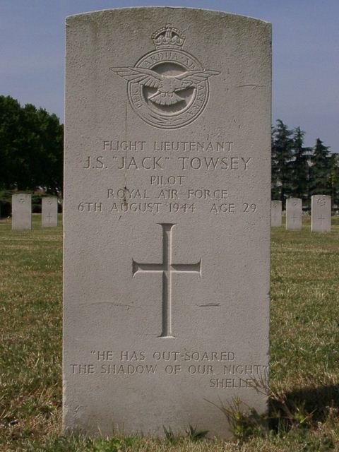 Tombe F/Lt Towsey