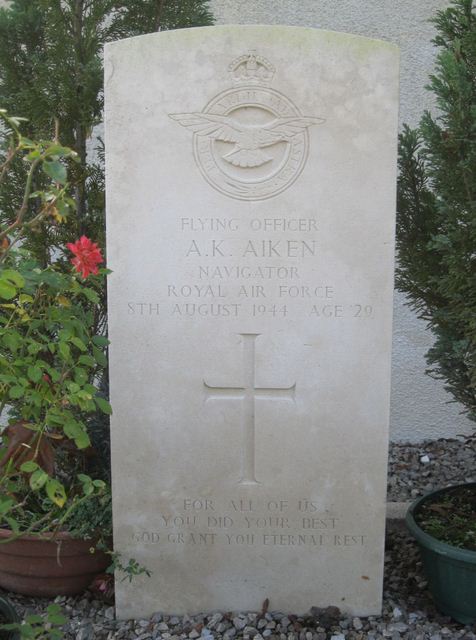 Tombe F/O Aiken
